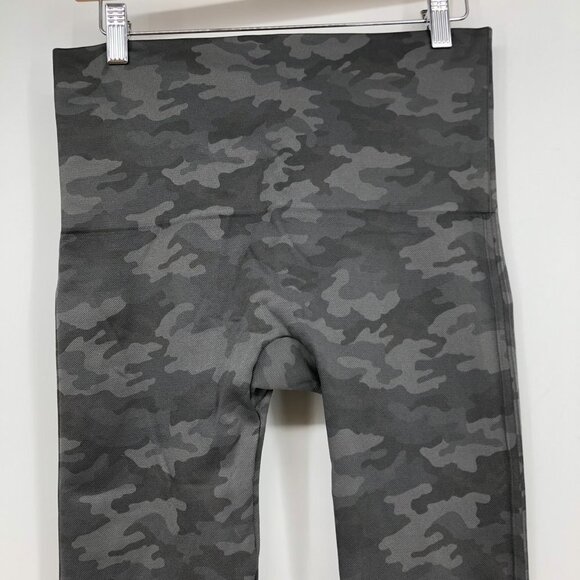 Spanx Look At Me Now cropped Leggings in Sage green / grey Camo size 1X - Picture 14 of 16